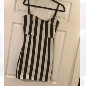 Fashion Nova Black/White Striped mini dress size L